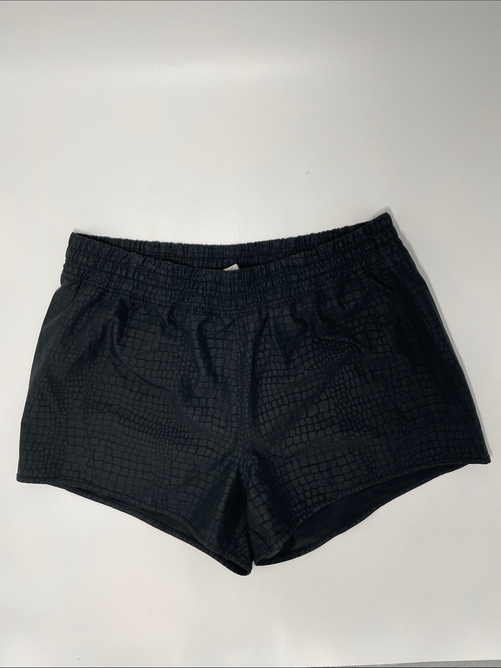 Marika Sz M Black Athletic Shorts with Subtle Snakeskin Print